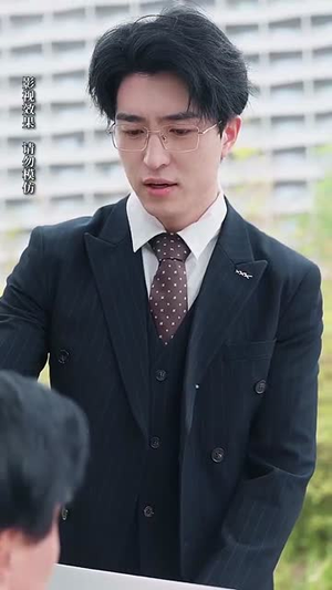 穿成丑女后萌娃他爹真香了（70集）短剧全集幕后花絮版